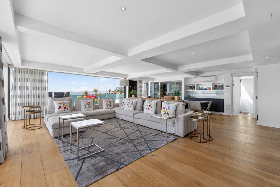 3 Bedroom Property for Sale in Sea Point Western Cape